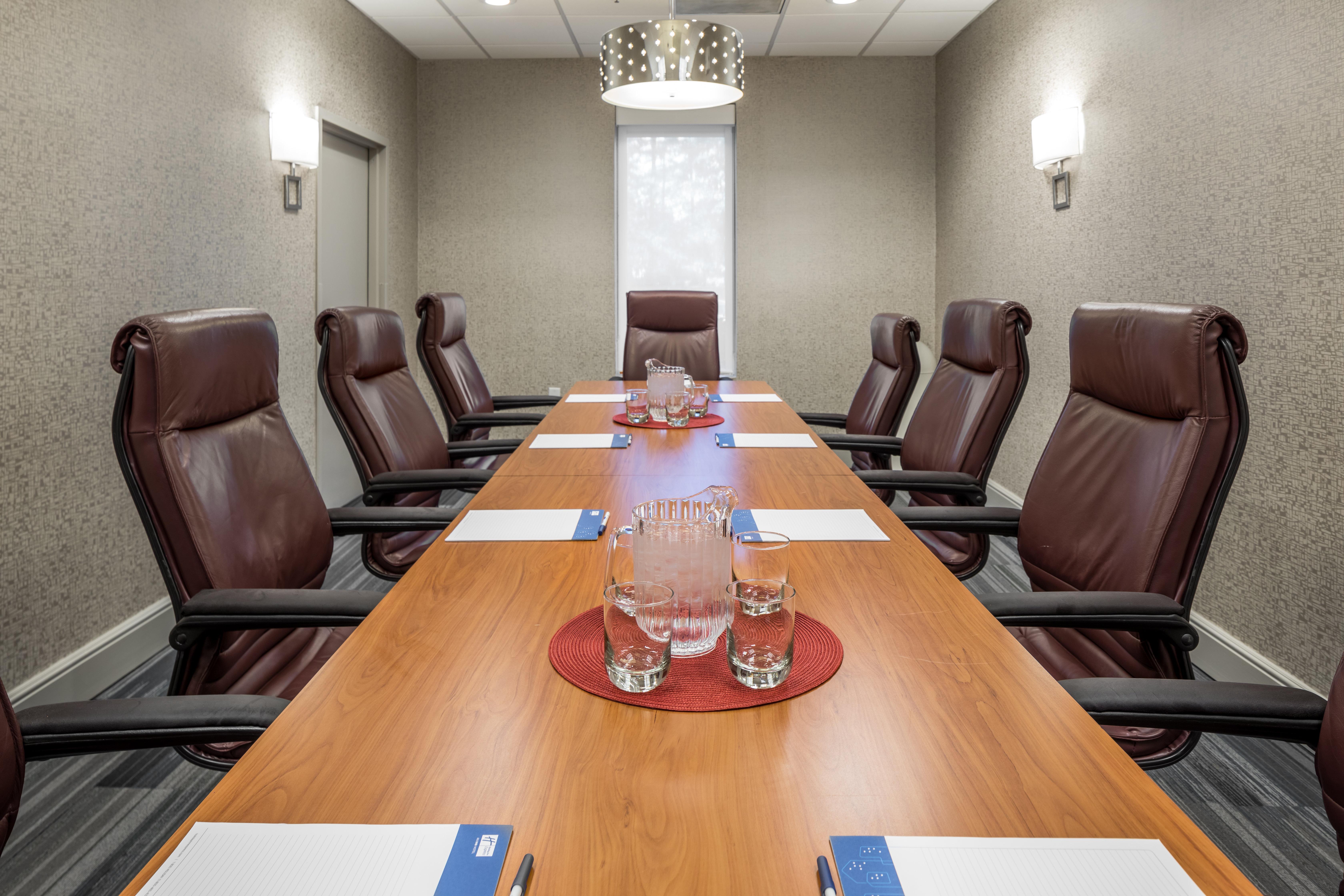 Holiday Inn Express Atlanta Airport-College Park By Ihg Exterior photo