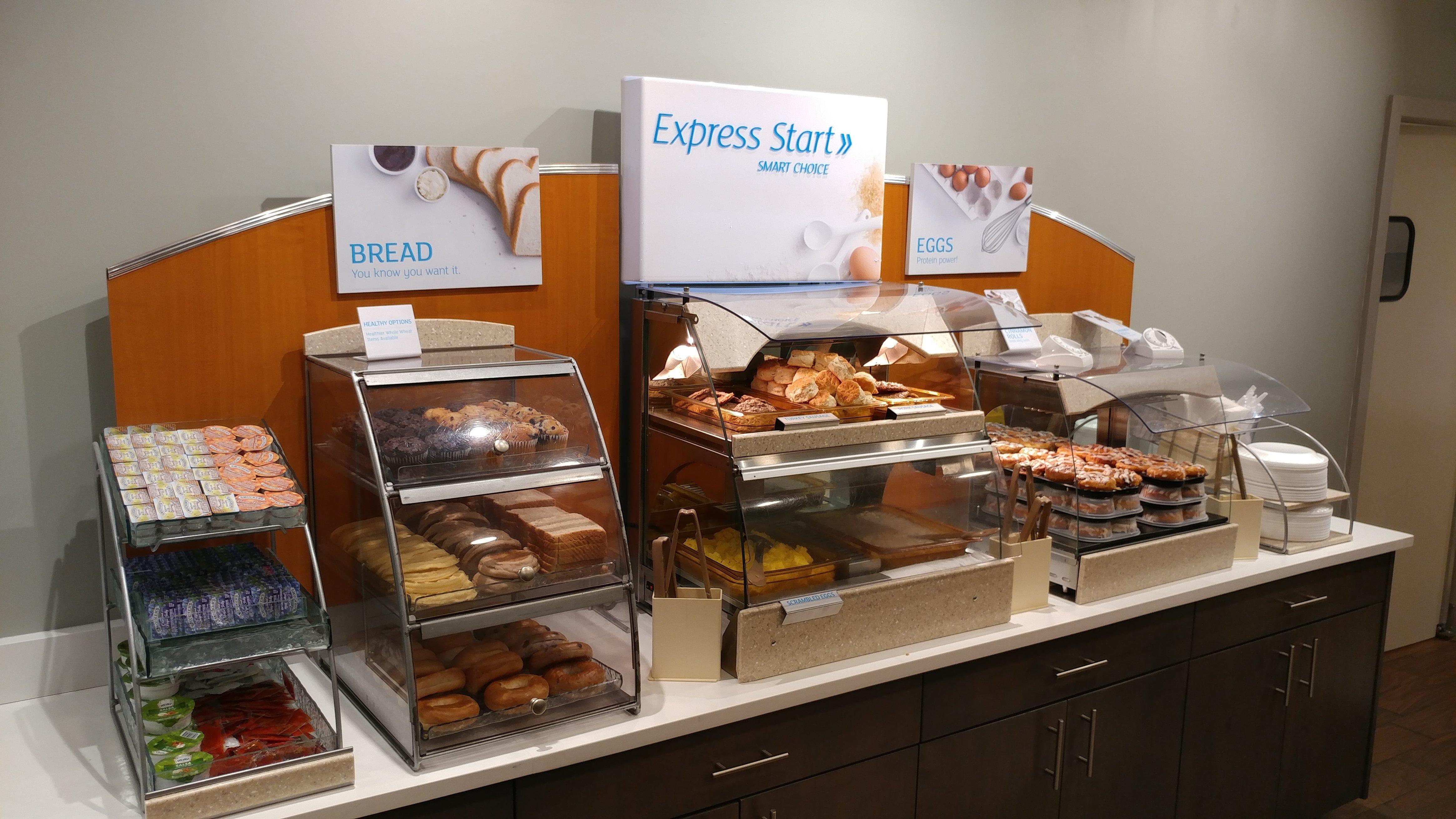 Holiday Inn Express Atlanta Airport-College Park By Ihg Exterior photo