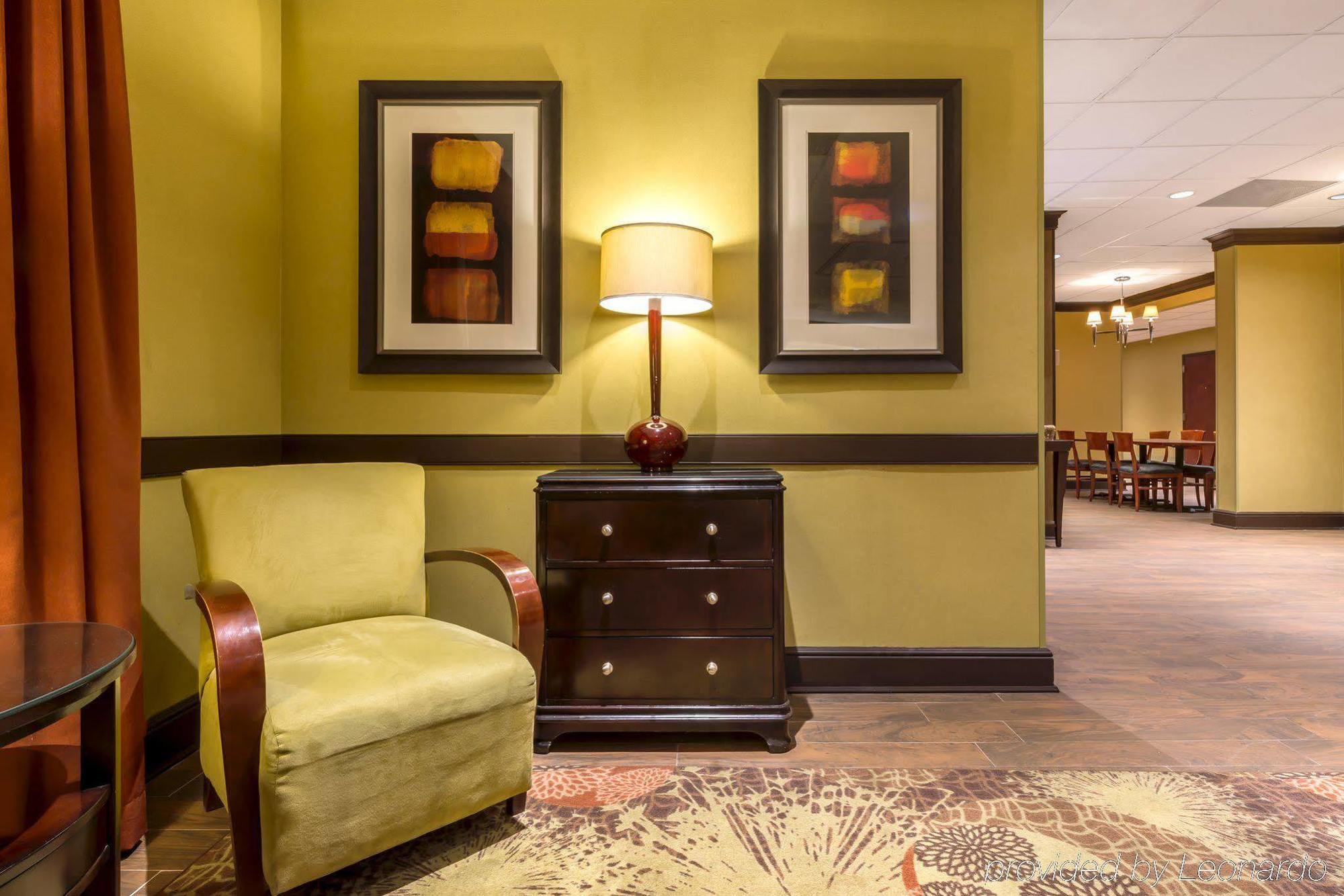 Holiday Inn Express Atlanta Airport-College Park By Ihg Exterior photo