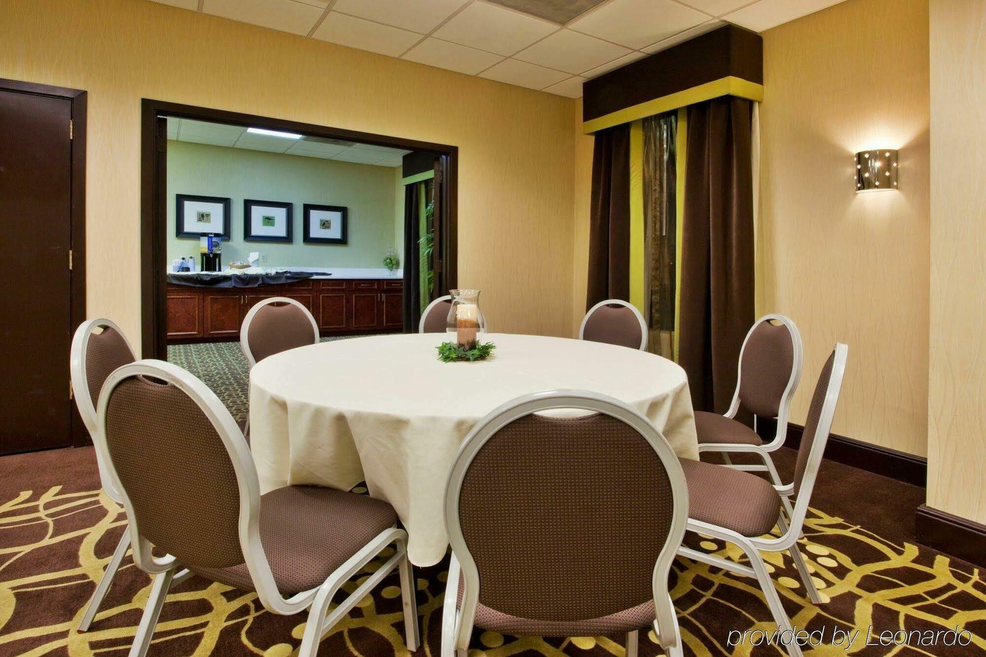 Holiday Inn Express Atlanta Airport-College Park By Ihg Exterior photo